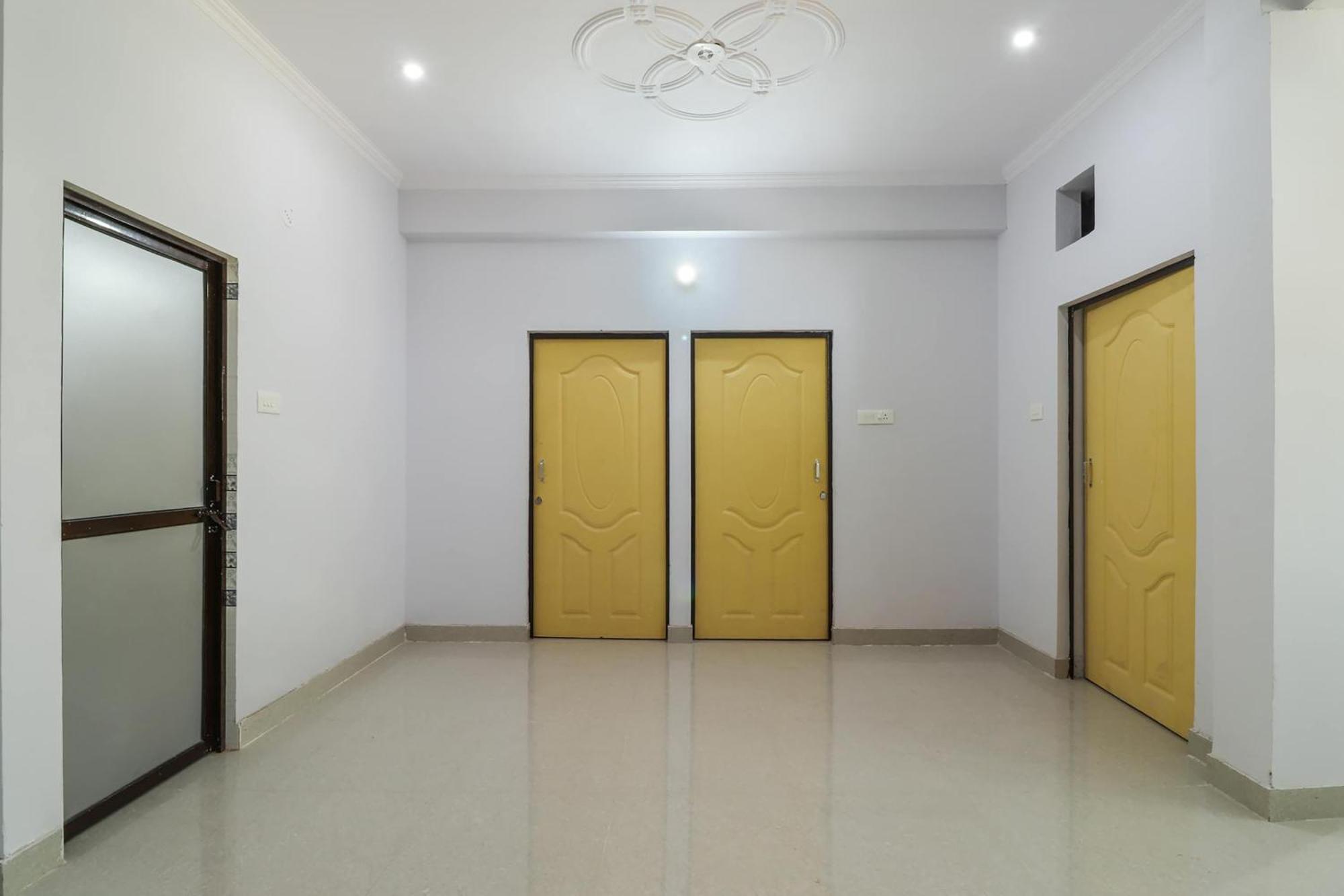 Hotel O Vgs Chinhat Buitenkant foto