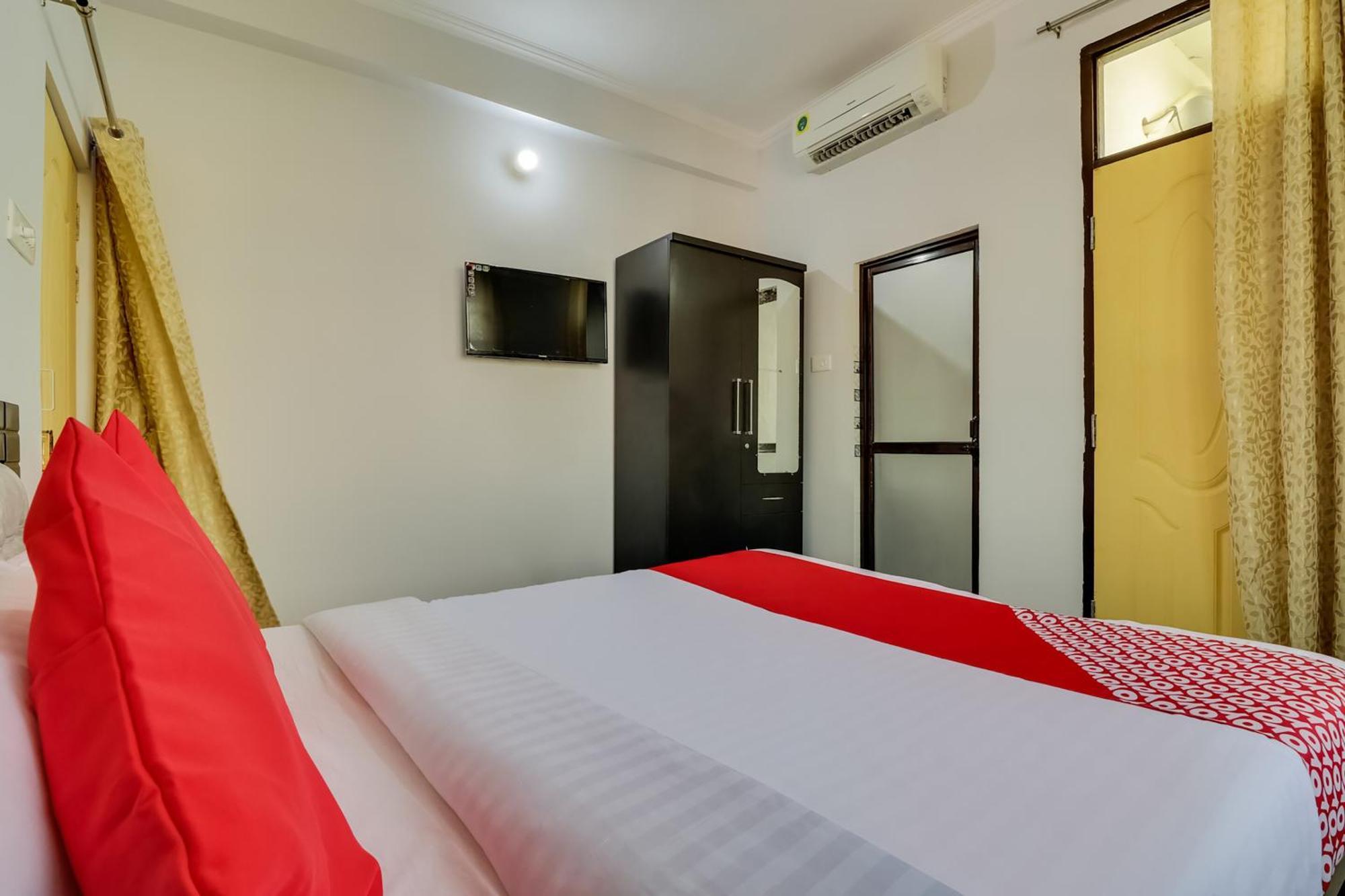 Hotel O Vgs Chinhat Buitenkant foto
