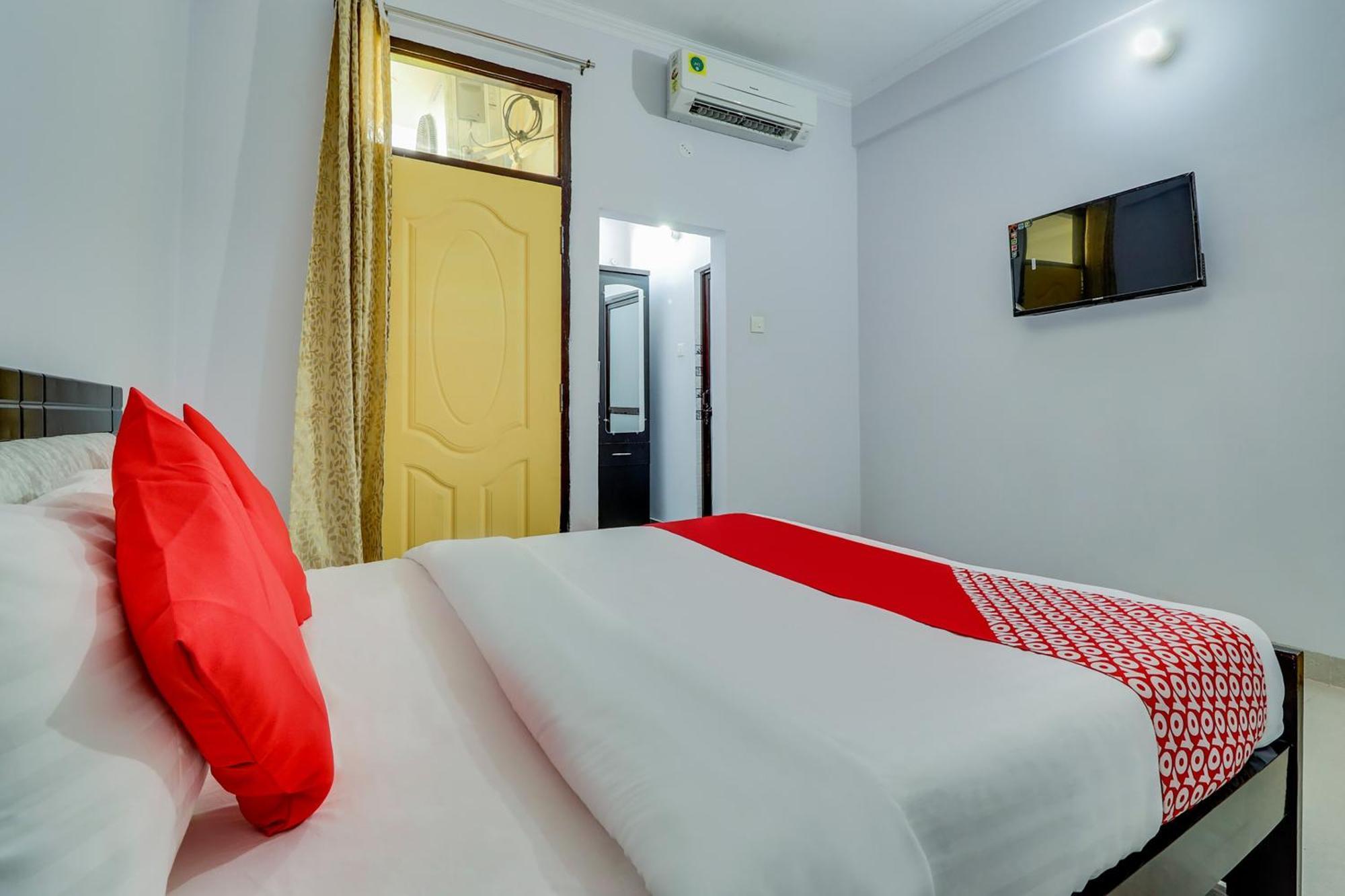 Hotel O Vgs Chinhat Buitenkant foto